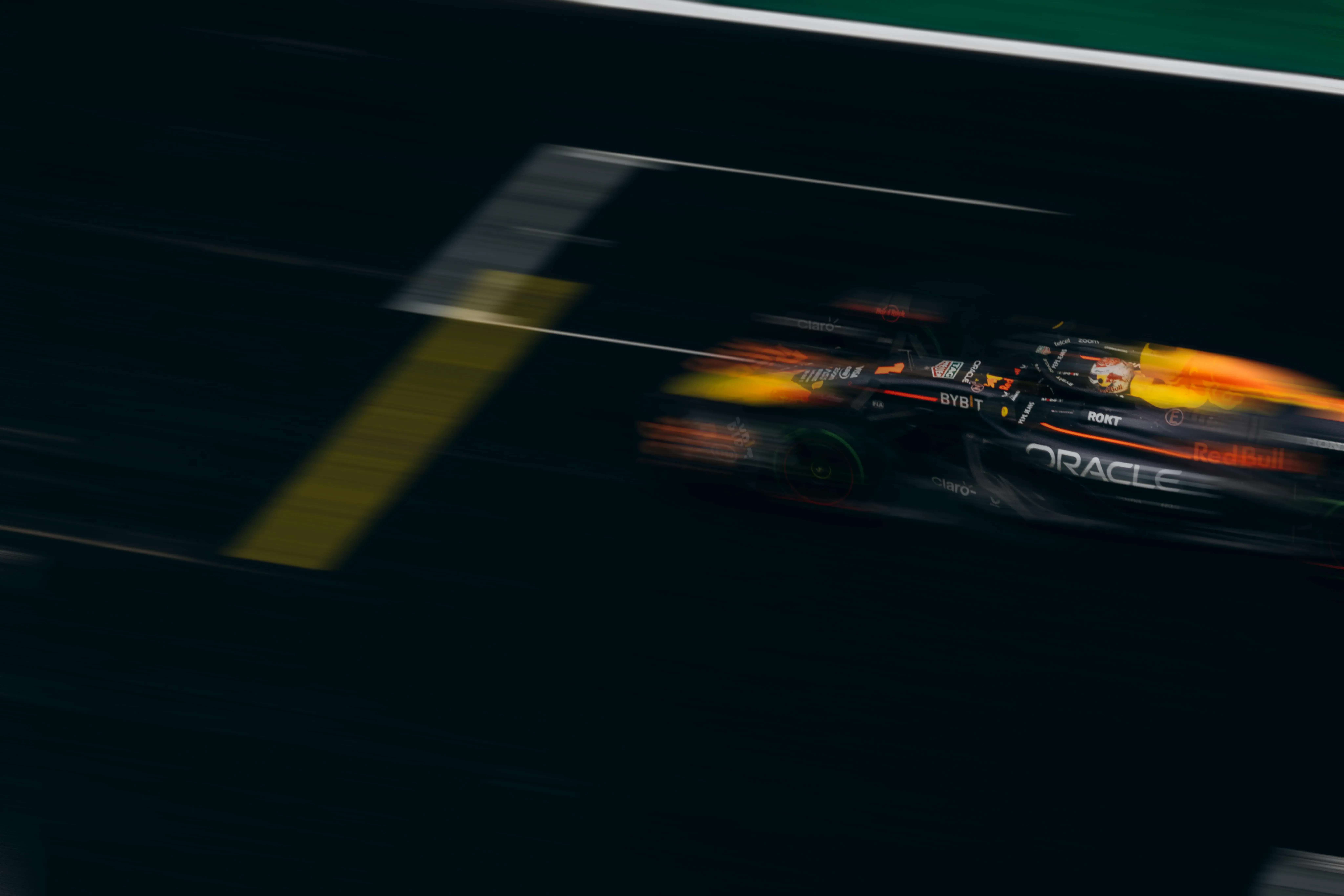 Racende Red Bull formule 1 auto